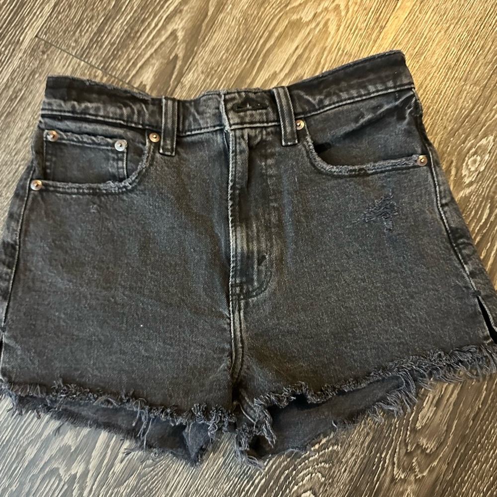 Abercrombie shorts size 26